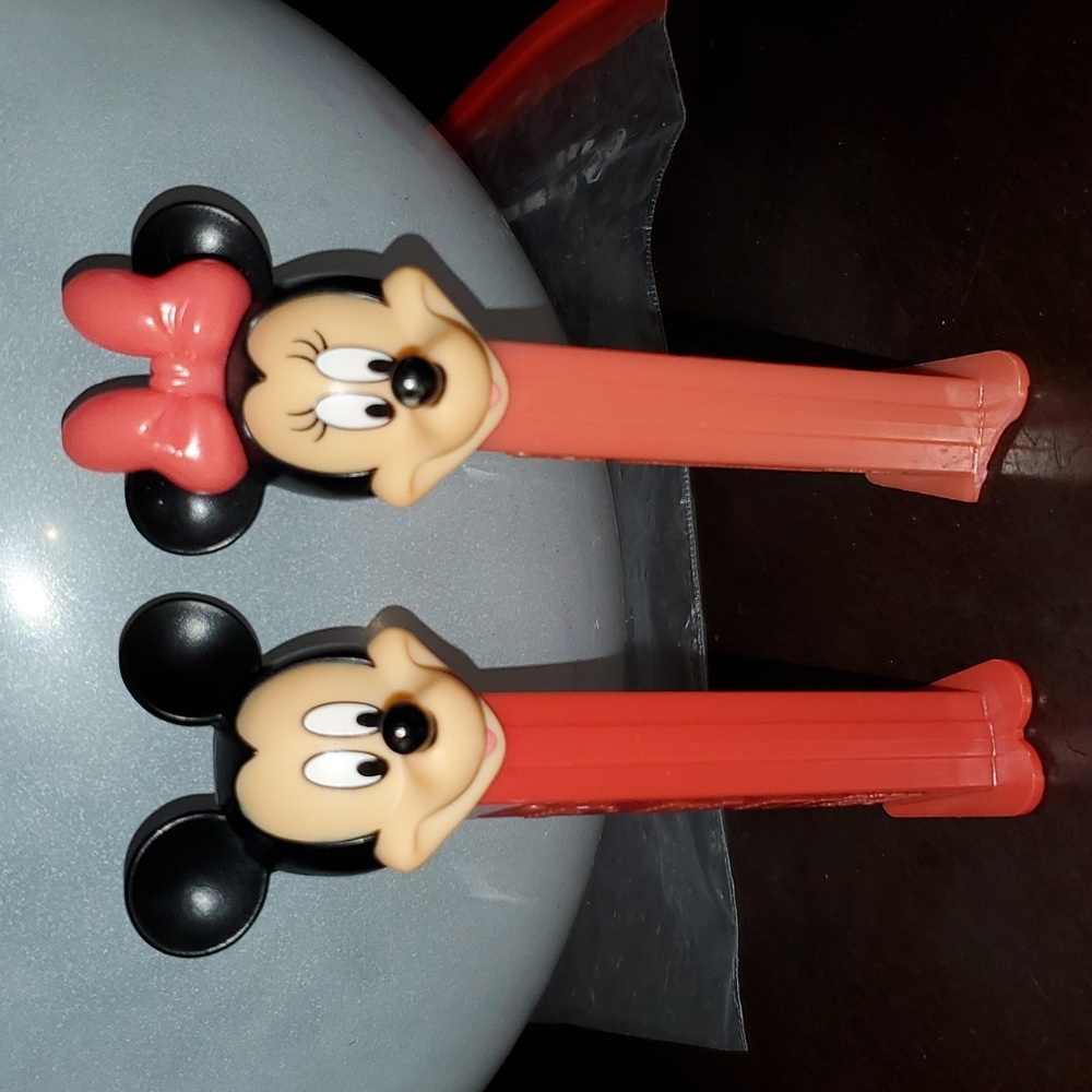 2 Pez Dispensers Mickey Mouse & Minnie Mouse collectible